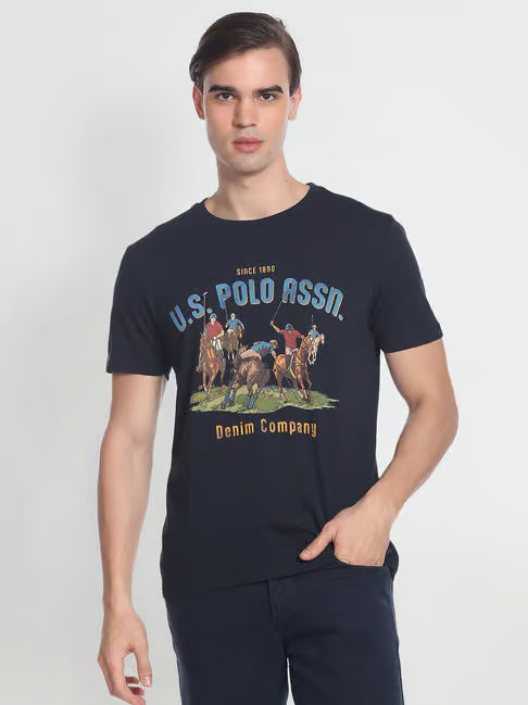 U.S. Polo Assn. Navy Blue Cotton Slim Fit Printed T-Shirt (यू.एस. पोलो नेव्ही ब्लू कॉटन स्लिम फिट प्रिंटेड टी-शर्ट)