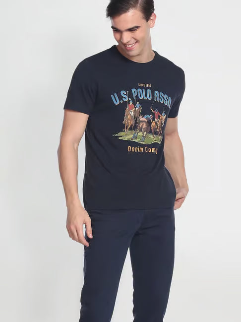 U.S. Polo Assn. Navy Blue Cotton Slim Fit Printed T-Shirt (यू.एस. पोलो नेव्ही ब्लू कॉटन स्लिम फिट प्रिंटेड टी-शर्ट)