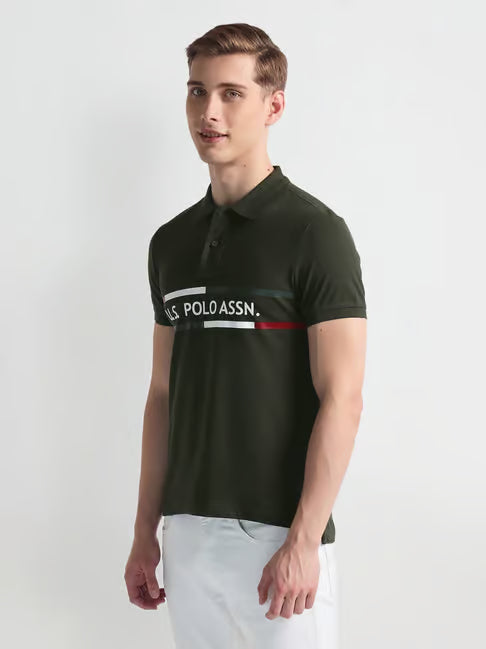 U.S. Polo Assn. Olive Cotton Slim Fit Printed Polo T-Shirt (यू.एस. पोलो ऑलिव्ह कॉटन स्लिम-फिट प्रिंटेड पोलो टी-शर्ट)