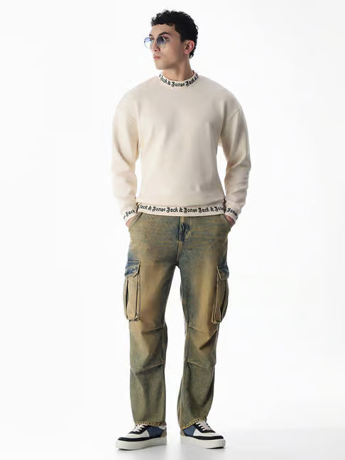 Jack & Jones Off White Oversized Sweatshirt (जॅक अँड जोन्स ऑफ-व्हाइट ओव्हरसाईज्ड स्वेटशर्ट)