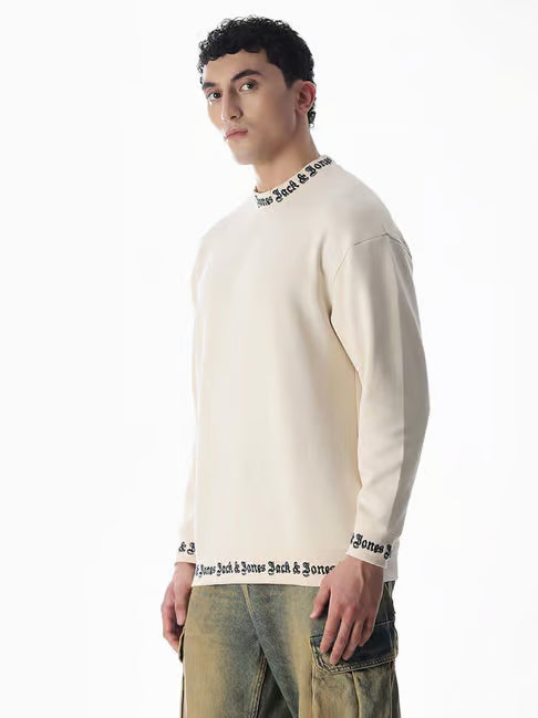 Jack & Jones Off White Oversized Sweatshirt (जॅक अँड जोन्स ऑफ-व्हाइट ओव्हरसाईज्ड स्वेटशर्ट)