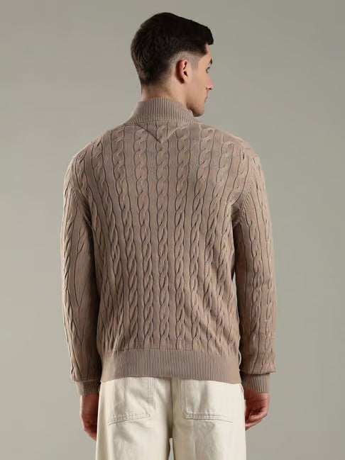Tommy Hilfiger Beige Cotton Regular Fit Self Pattern Sweater (टॉमी हिलफिगर कॉटन रेग्युलर फिट सेल्फ पॅटर्न स्वेटर)