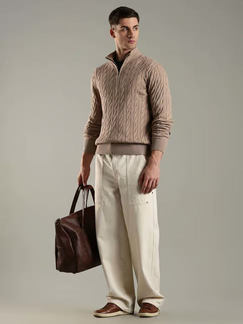Tommy Hilfiger Beige Cotton Regular Fit Self Pattern Sweater (टॉमी हिलफिगर कॉटन रेग्युलर फिट सेल्फ पॅटर्न स्वेटर)