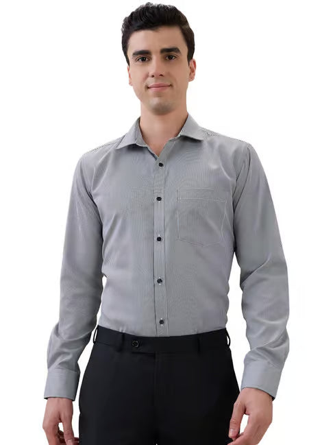 Park Avenue Slim Fit Striped Shirt (पार्क ॲव्हेन्यू स्लिम-फिट शर्ट)