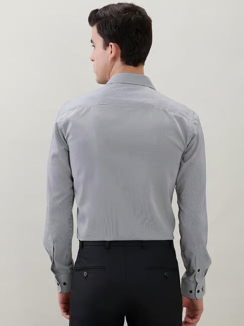 Park Avenue Slim Fit Striped Shirt (पार्क ॲव्हेन्यू स्लिम-फिट शर्ट)