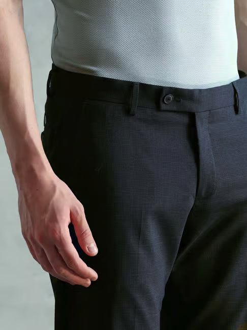 Arrow Navy Blue Slim Fit Chinos (ॲरो नेव्ही ब्लू स्लिम फिट चिनोज)