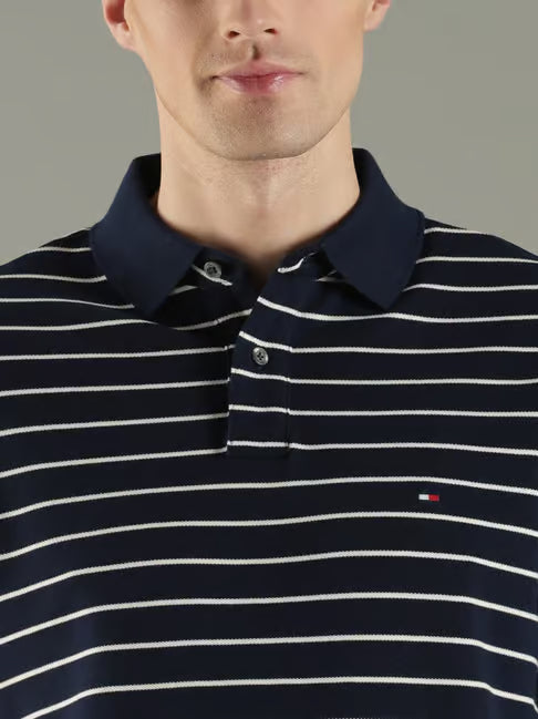 Tommy Hilfiger Navy Striped Regular Fit Polo T-Shirt (टॉमी हिलफिगर नेव्ही स्ट्राइप्ड रेग्युलर फिट पोलो टी-शर्ट)