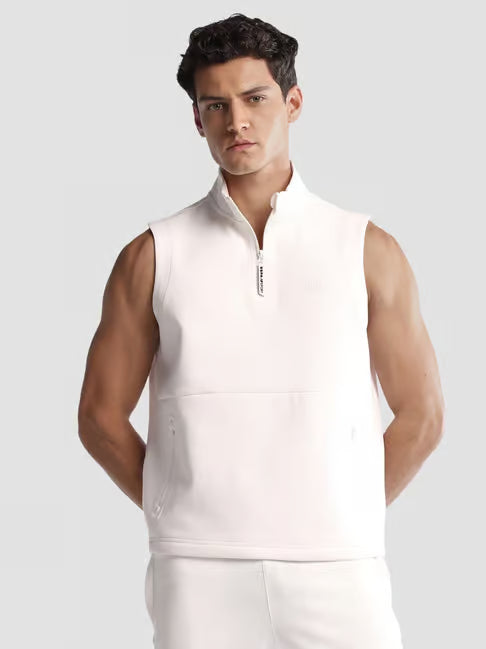 U.S. Polo Assn. White Regular Fit Solid Sleeveless Sweatshirt (यू.एस. पोलो रेग्युलर फिट सॉलिड स्लीव्हलेस स्वेटशर्ट)
