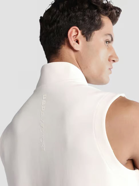 U.S. Polo Assn. White Regular Fit Solid Sleeveless Sweatshirt (यू.एस. पोलो रेग्युलर फिट सॉलिड स्लीव्हलेस स्वेटशर्ट)