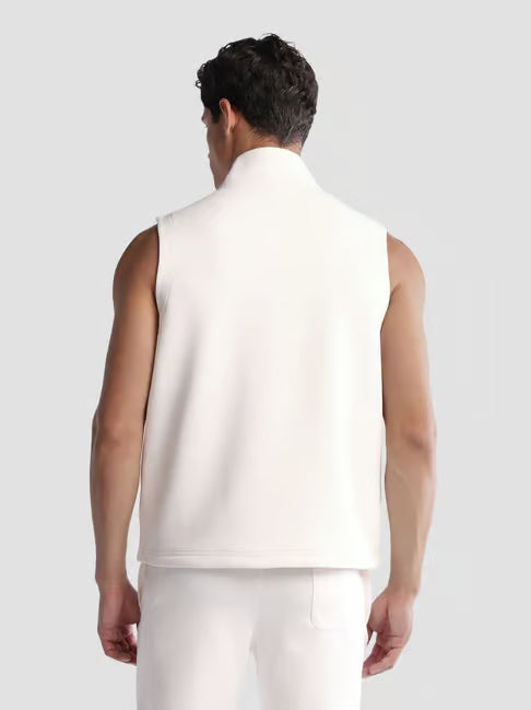 U.S. Polo Assn. White Regular Fit Solid Sleeveless Sweatshirt (यू.एस. पोलो रेग्युलर फिट सॉलिड स्लीव्हलेस स्वेटशर्ट)