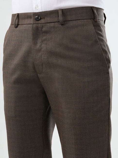 Raymond Brown Relaxed Fit Checked Trousers (रेमंड ब्राउन रिलॅक्स्ड फिट चेकर्ड ट्राउझर्स)