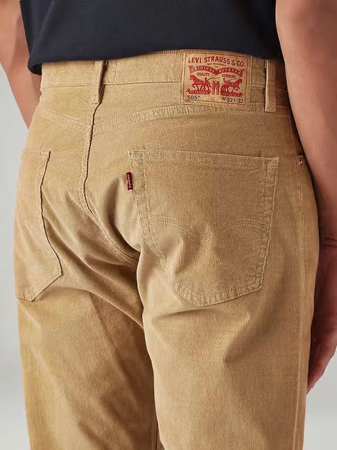 Levi's Men's Khaki Regular Fit Solid Chinos (लीव्हाईस खाकी रेग्युलर फिट सॉलिड चिनोज)